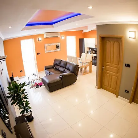 Apartment At Rose Court *